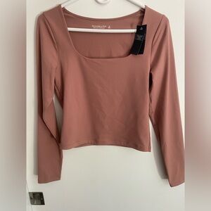 Abercrombie And Fitch Square Neck Long Sleeve Soft Caramel Woman’s Size Medium
